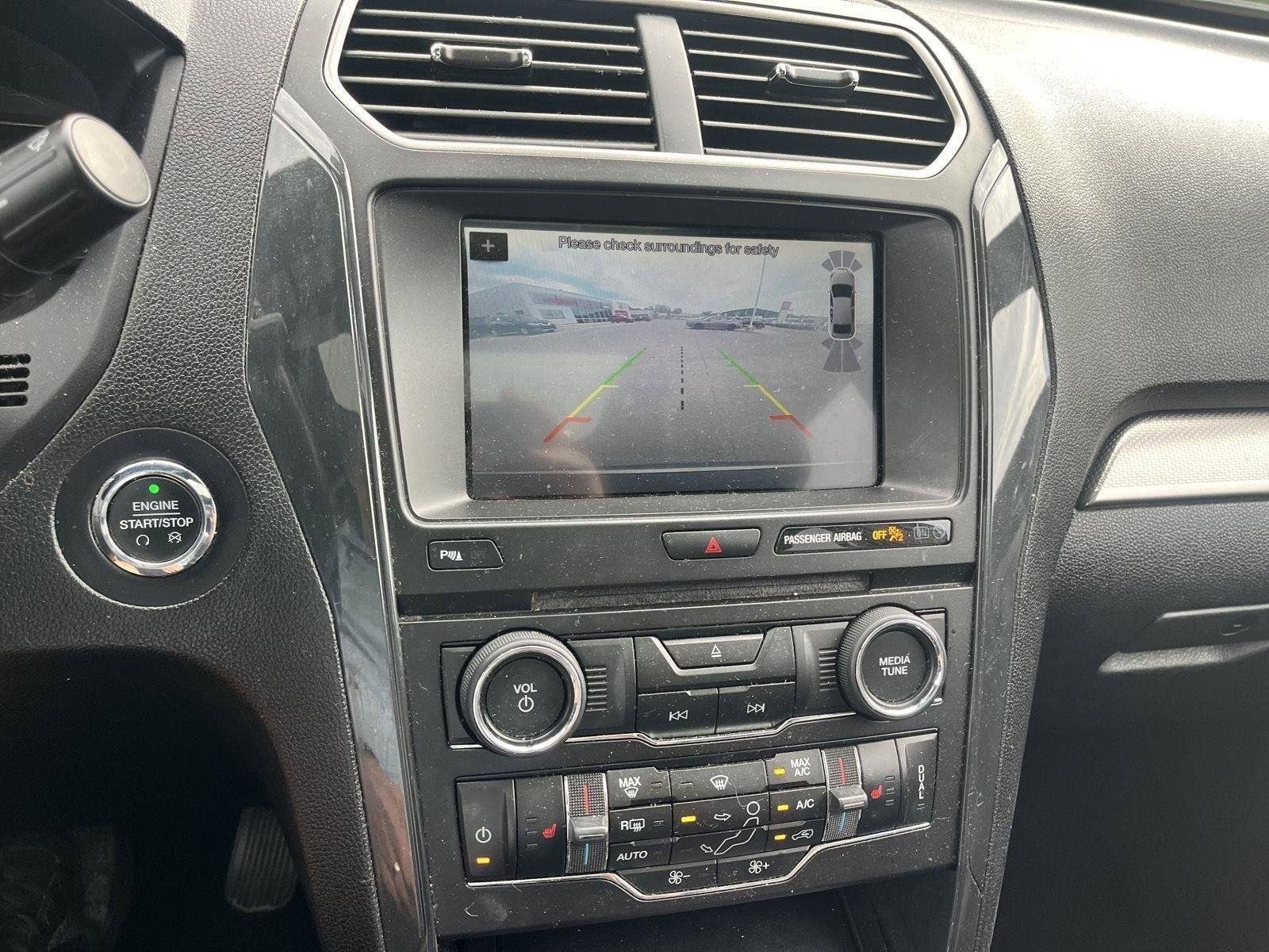 Used 2018 Blue Ford XLT image 51