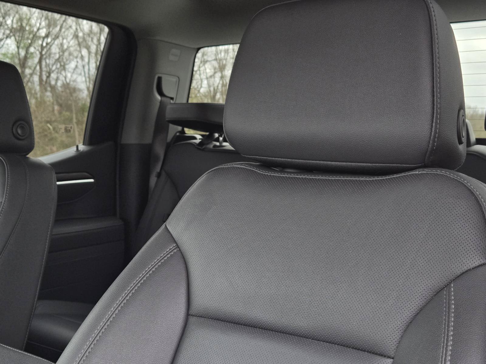 Used 2025 Summit White GMC SLT image 19