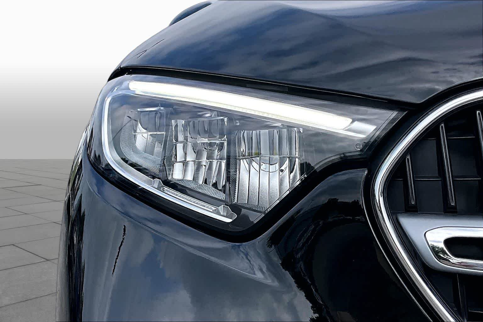 Certified Used 2024 Black Mercedes-Benz GLC 300 image 28