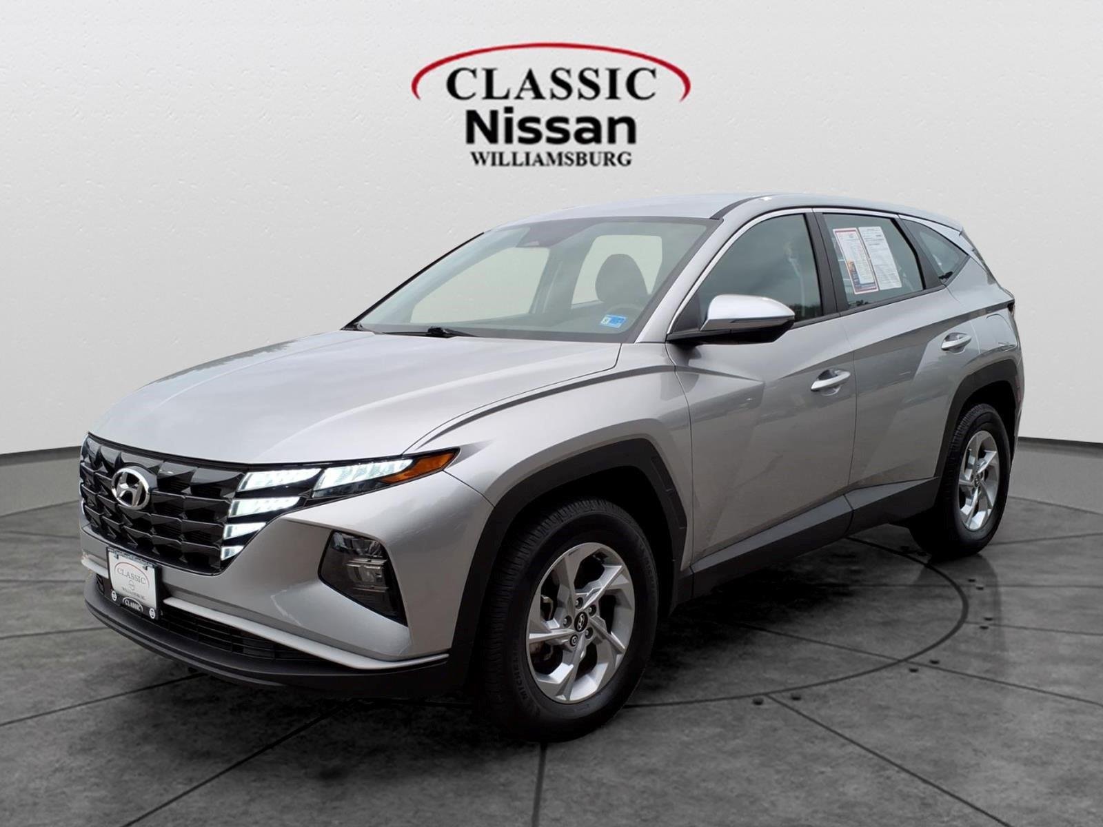 Used 2022 Shimmering Silver Hyundai SE image 1