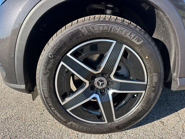 New 2027 Graphite Grey Metallic Mercedes-Benz GLC 300 image 9
