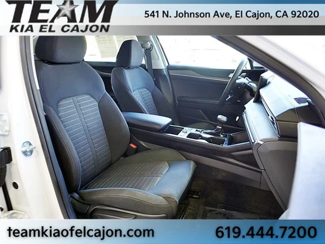 Used 2025 White Kia LXS image 14
