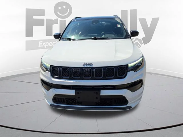Used 2023 White Jeep Limited image 2