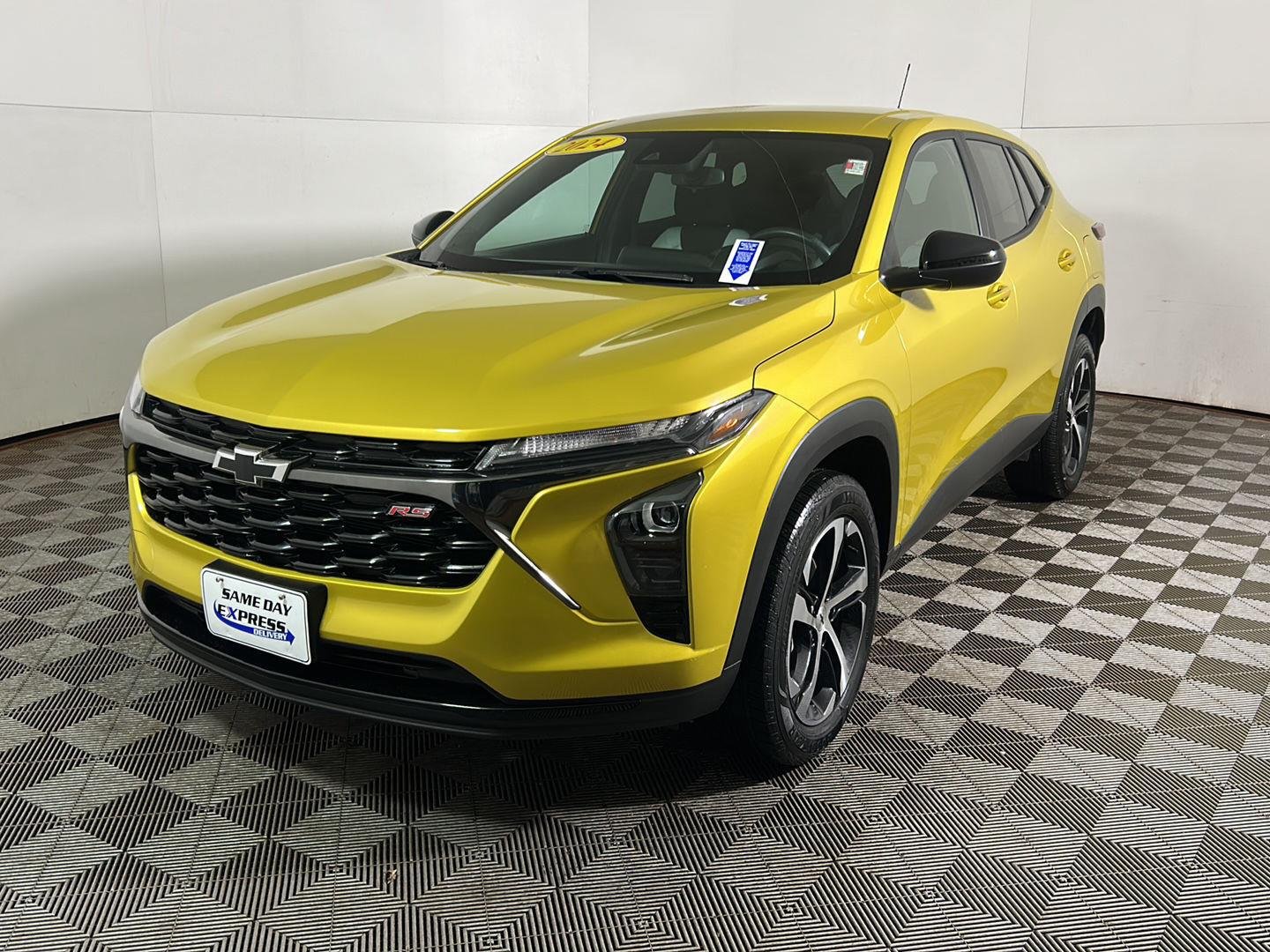 Used 2024 Nitro Yellow Metallic Chevrolet 1RS image 10