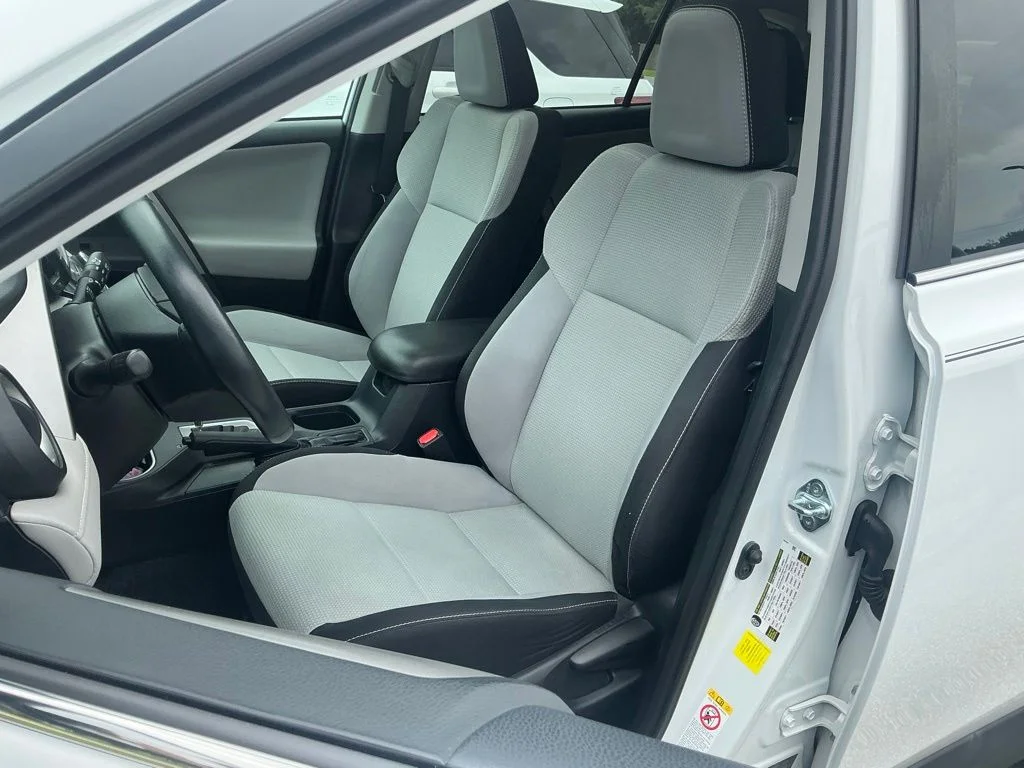 Used 2017 White Toyota XLE image 32