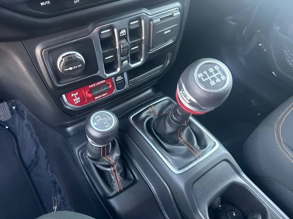 Used 2023  Jeep Mojave image 16