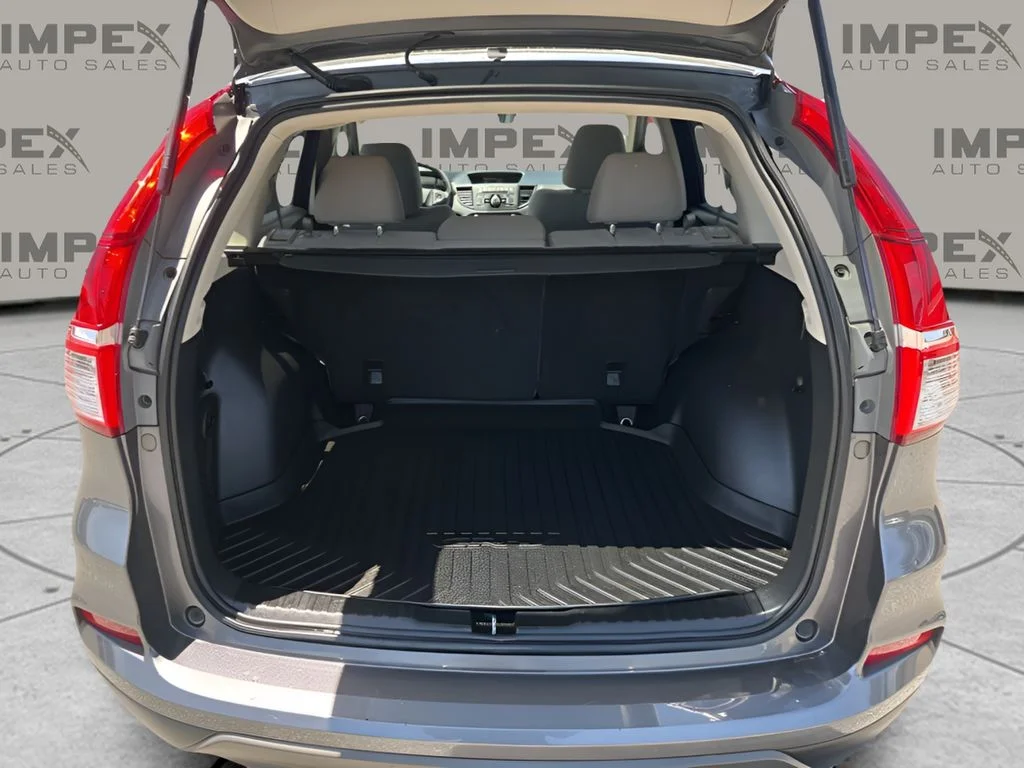 Used 2016  Honda SE image 26