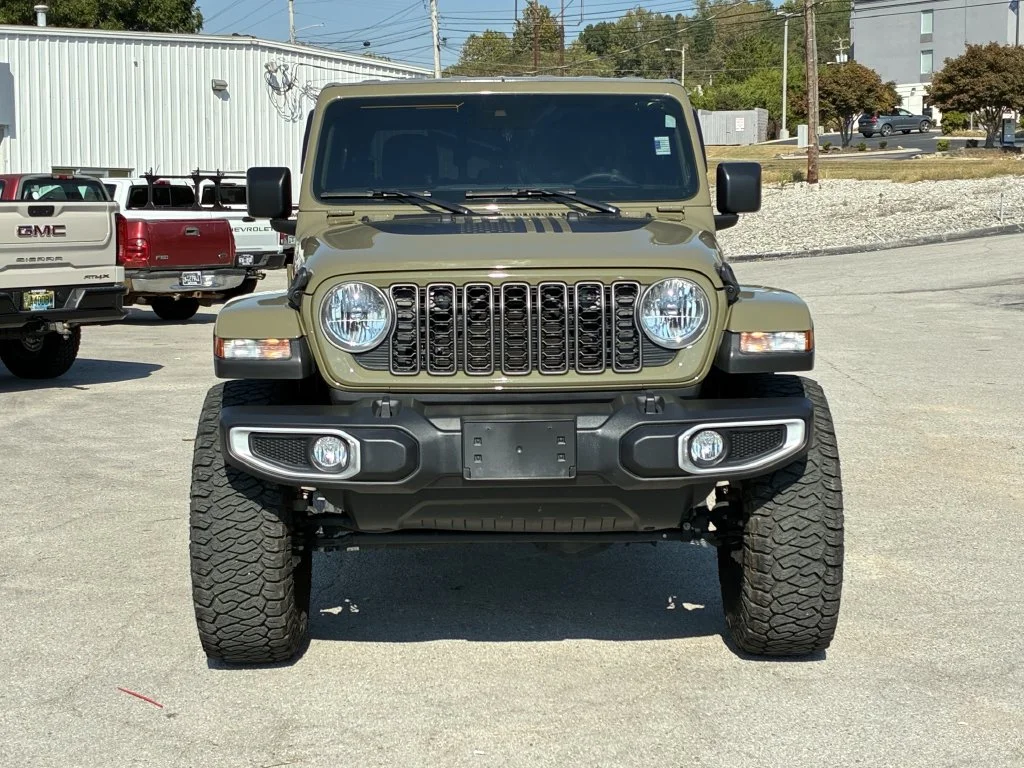 Used 2025 Green Jeep High Tide image 5