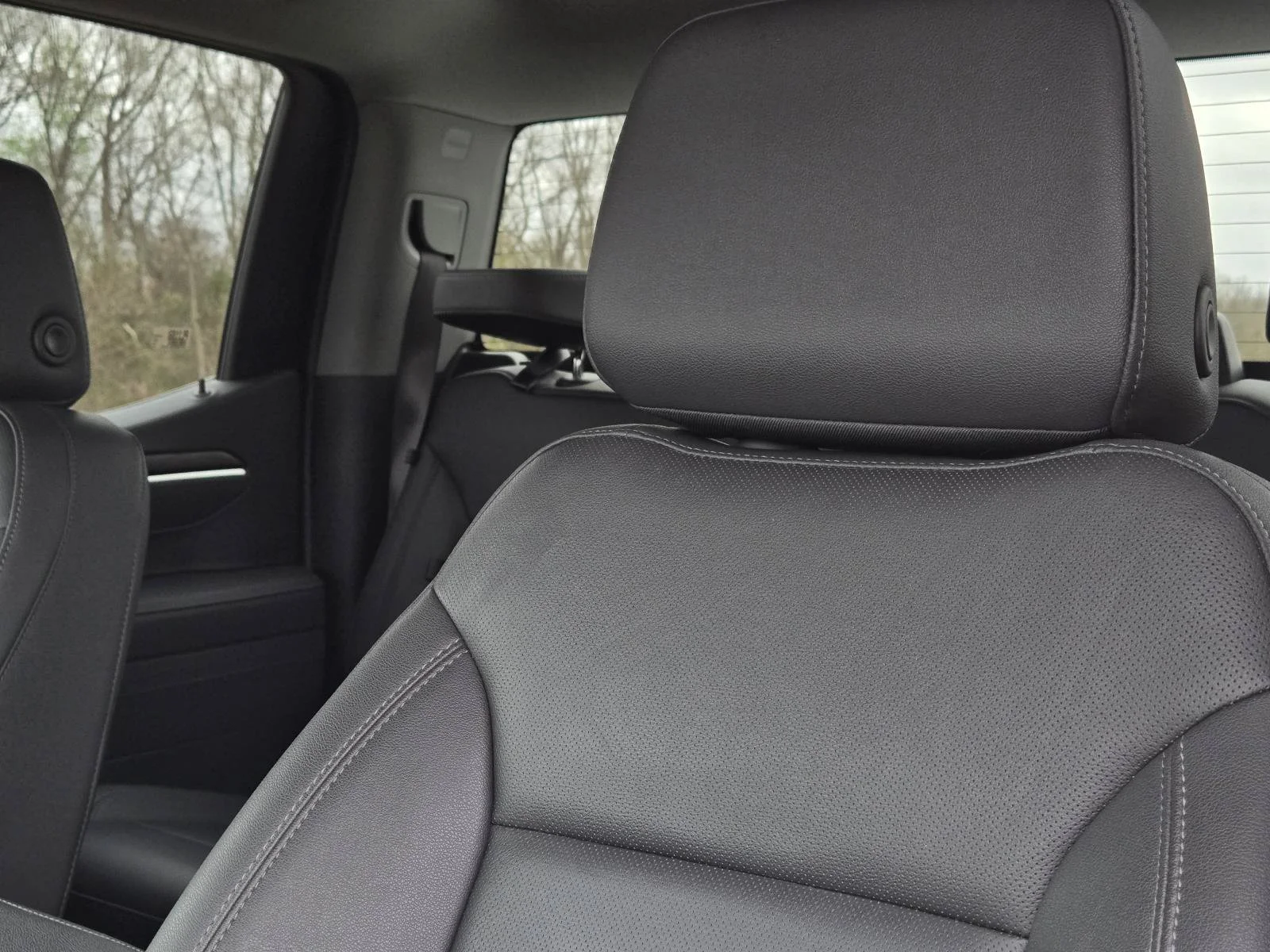 Used 2025 Summit White GMC SLT image 19