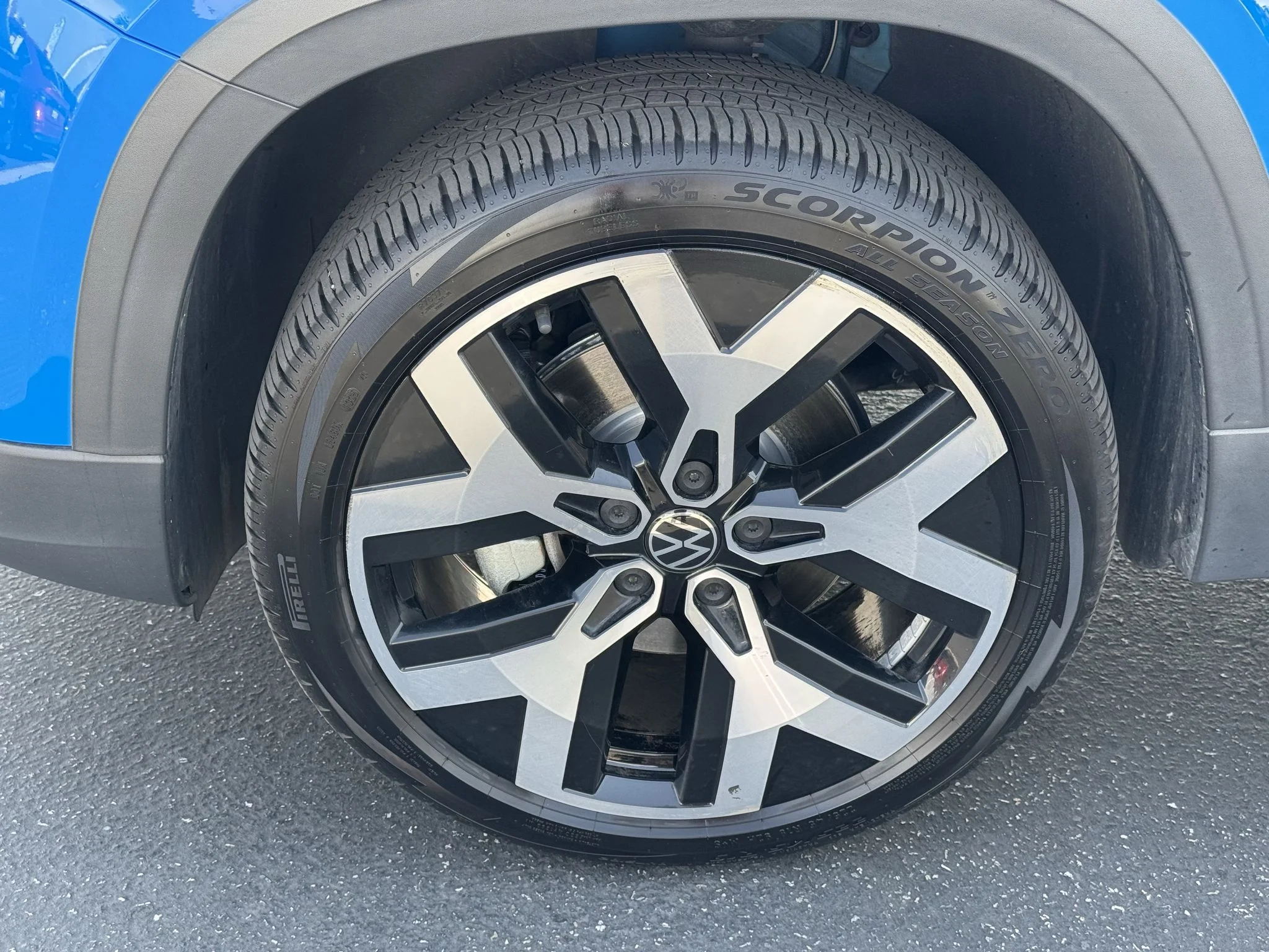 Certified Used 2023 Cornflower Blue Volkswagen SEL 4Motion image 10