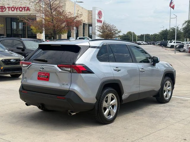 Certified Used 2021 SILVER SKY METALLIC Toyota Hybrid XLE Premium image 4