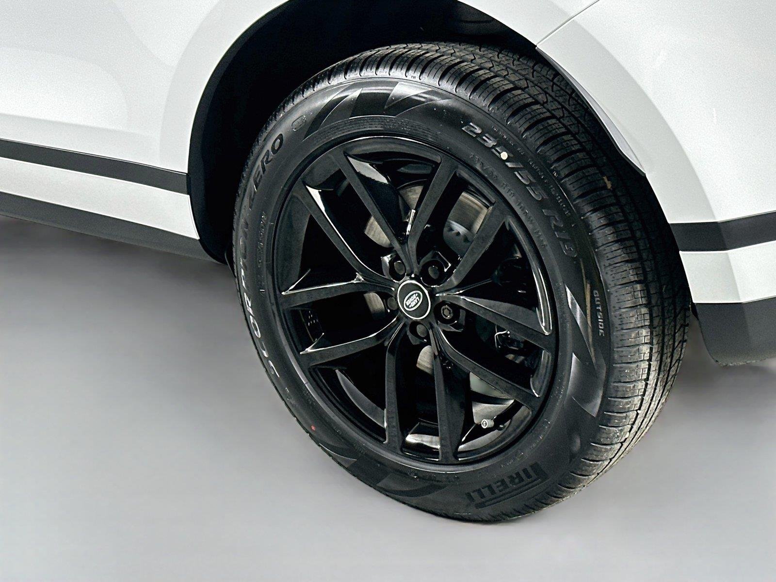 Certified Used 2026 Fuji Whire Land Rover S image 20