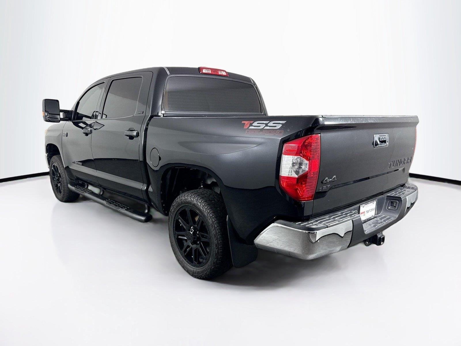 Used 2020 Midnight Black Metallic Toyota SR5 image 11