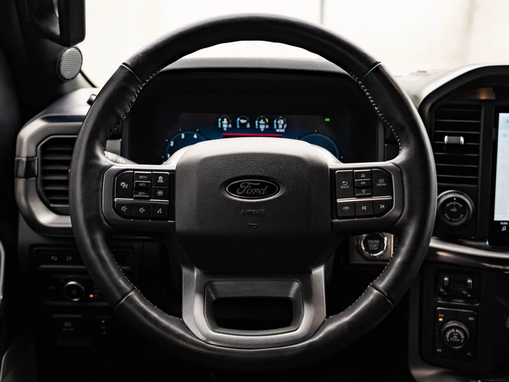 Used 2024 Star White Metallic Tri-Coat Ford LARIAT image 40