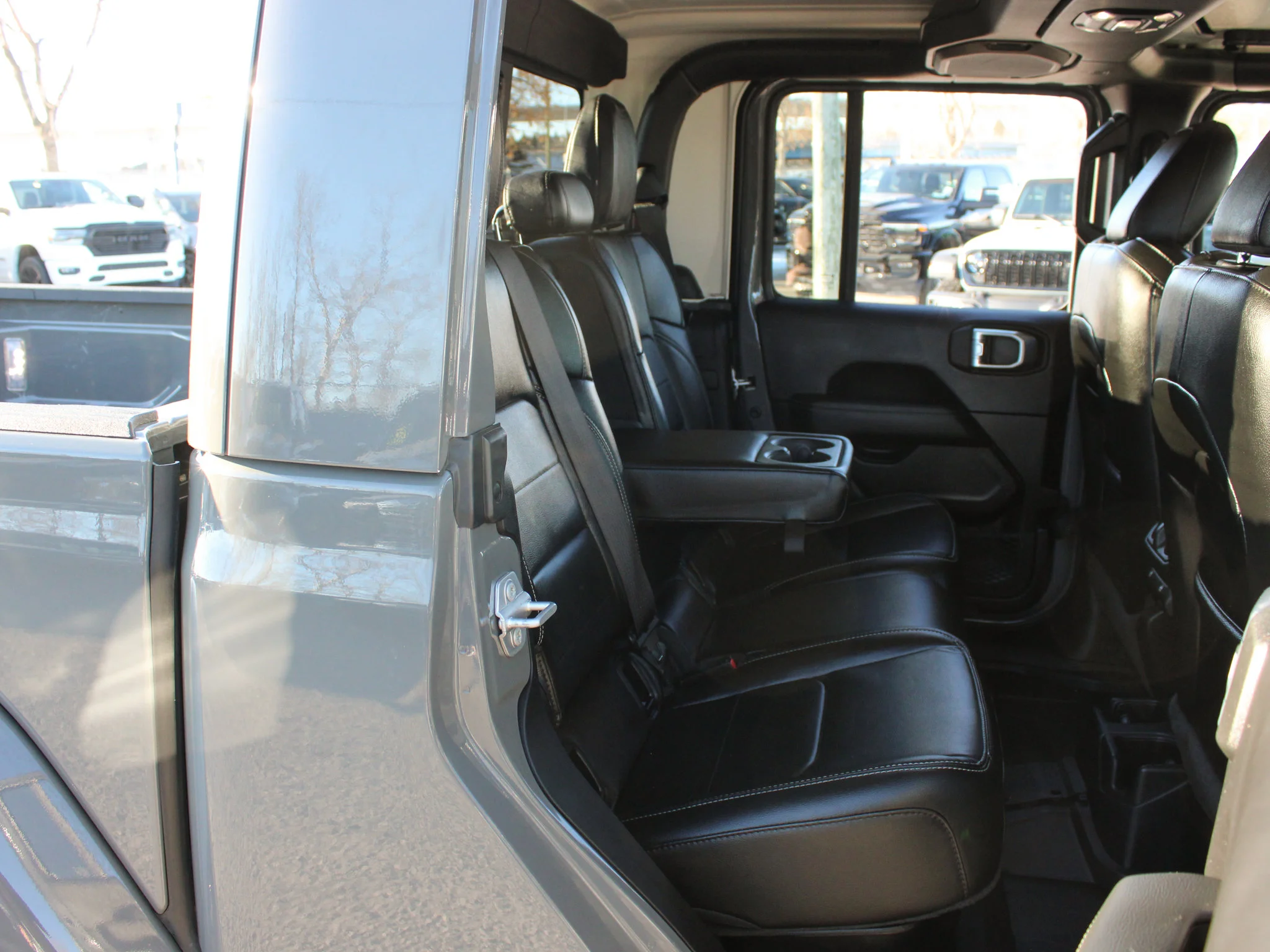 Certified Used 2023 Grey Jeep Overland * No Accidents | V6 | Heated McKinley Leather | Trailer Tow Package image 19