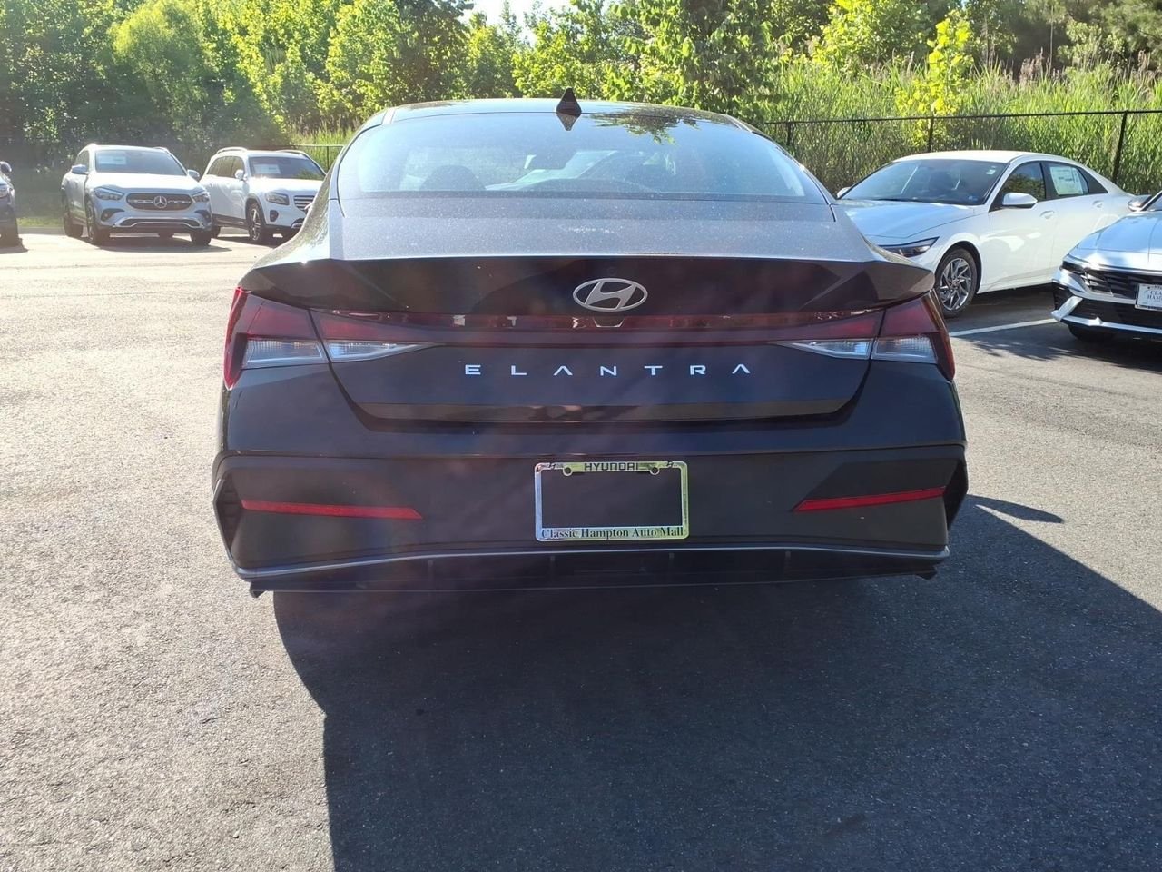 New 2026 Abyss Black Hyundai SE image 6