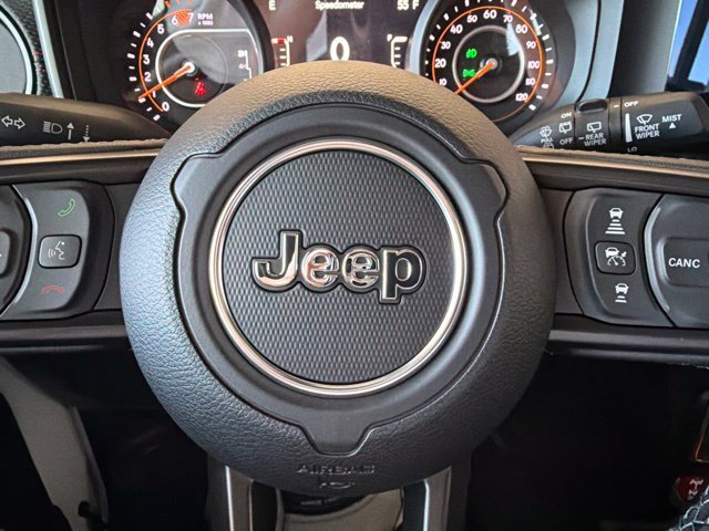 New 2027 Bright White Clearcoat Jeep Rubicon image 33