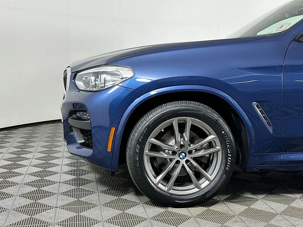 Used 2021 Blue Metallic BMW xDrive30i image 9