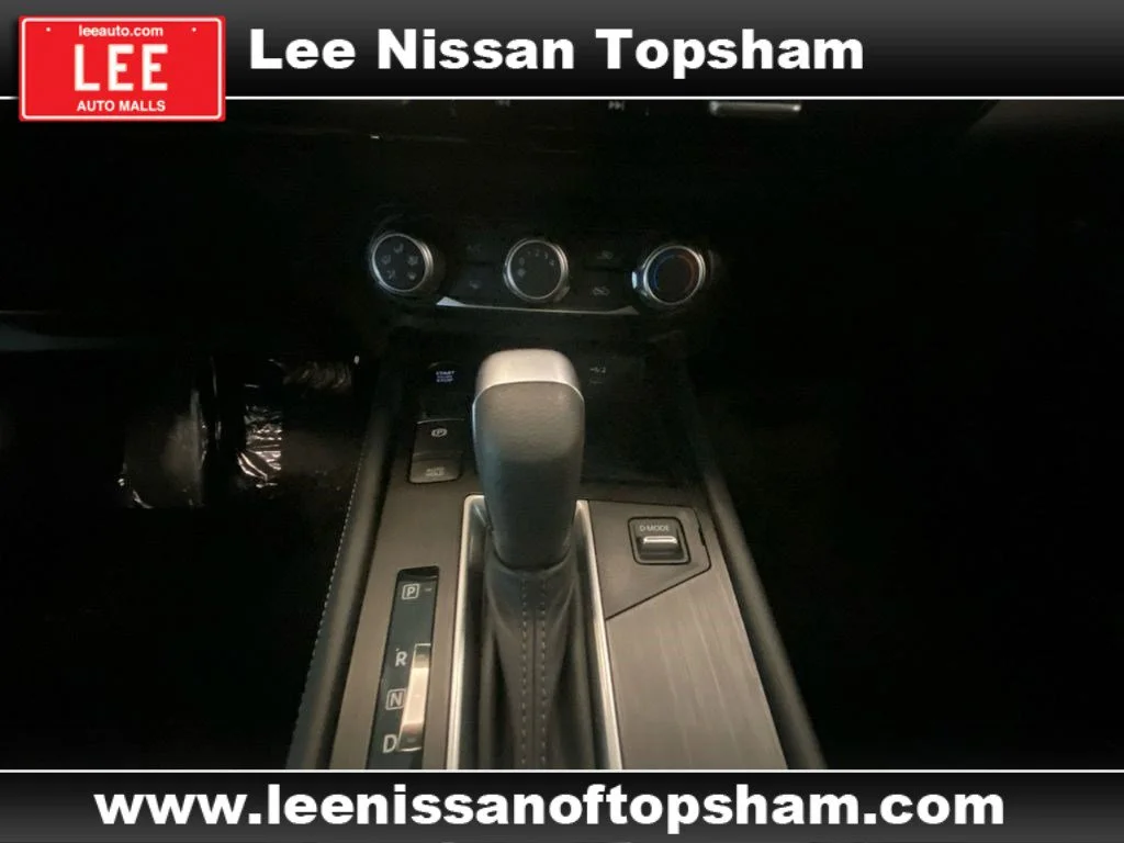 Used 2025 Super Black Nissan SV image 12