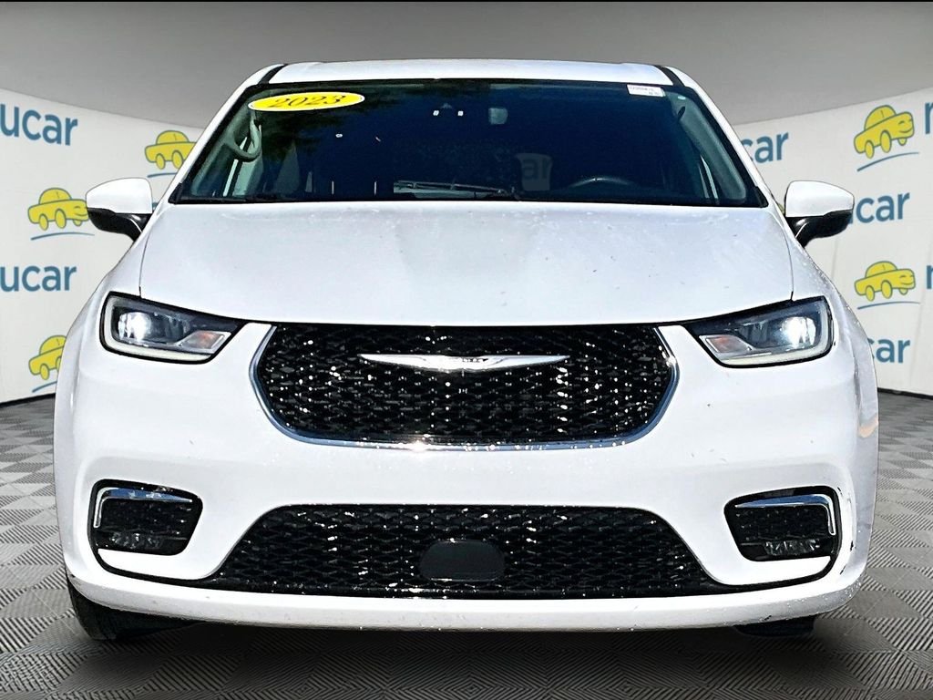Used 2023 Bright White Clearcoat Chrysler Touring L image 2