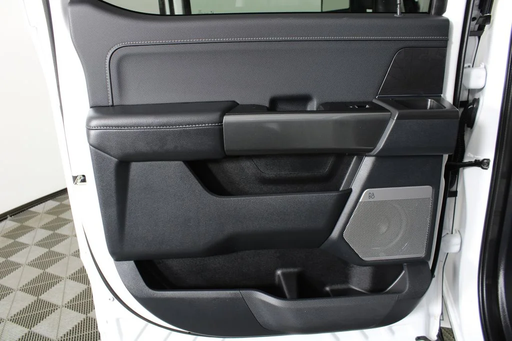 Used 2023 Oxford White Ford XLT image 11