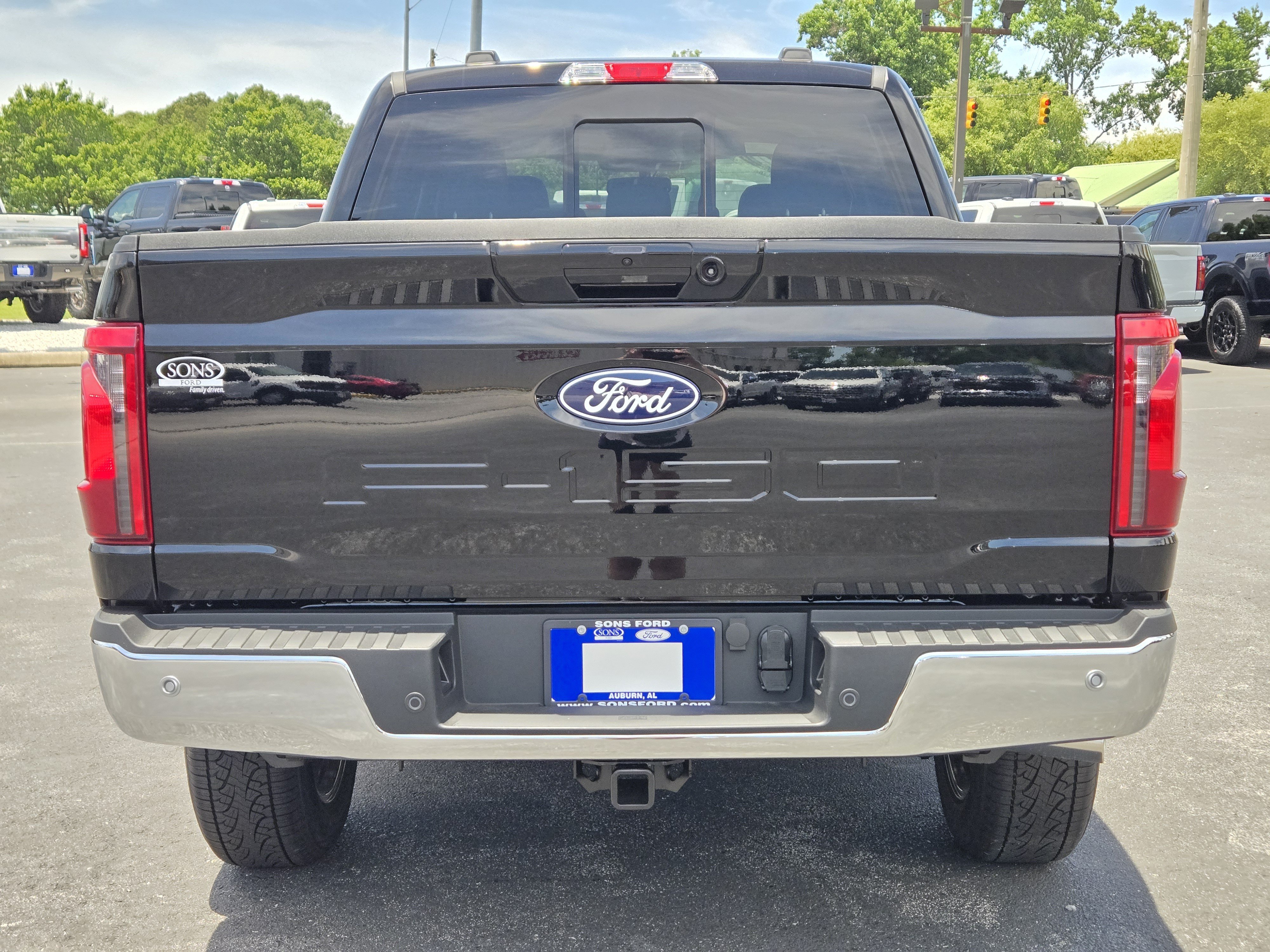 New 2026 AGATE BLACK METALLIC FORD XLT image 9