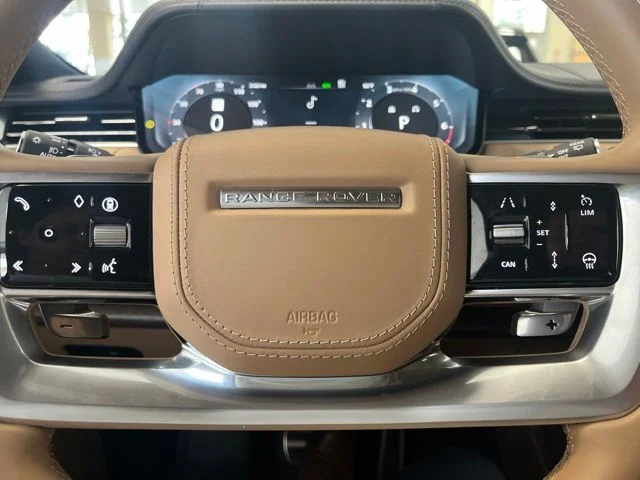 Used 2025 Fuji White Land Rover SE image 15