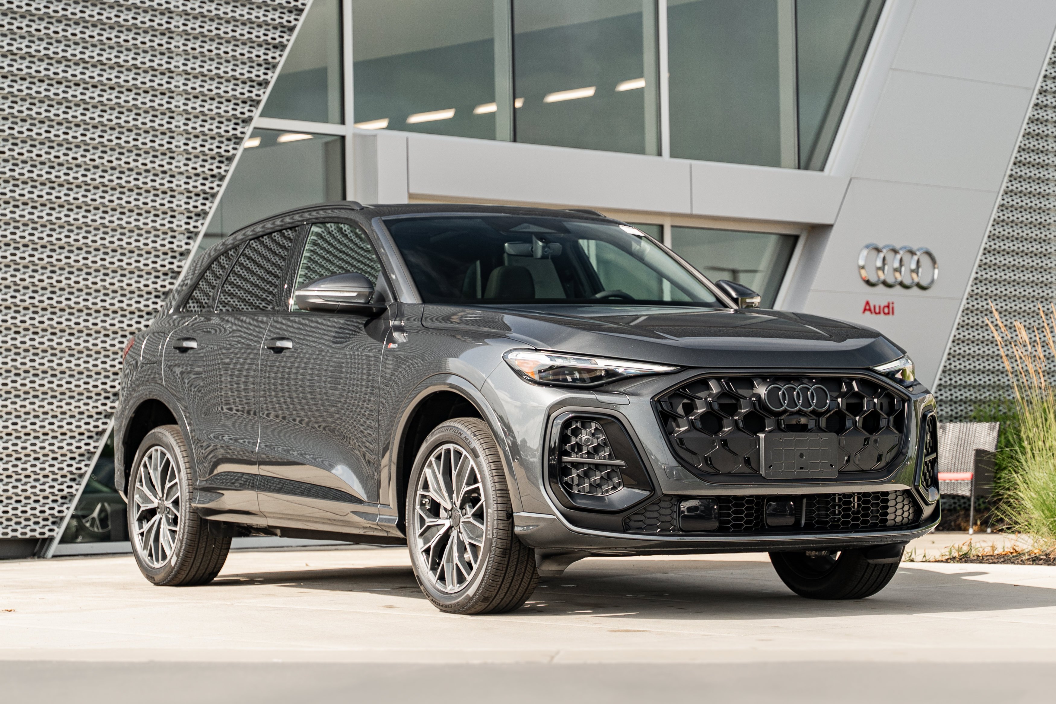 2026 Audi Q5 Premium Plus quattro's photo