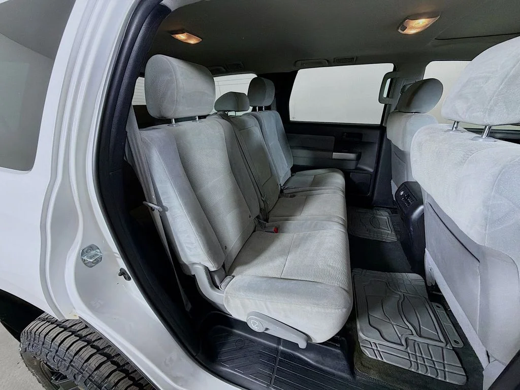 Used 2019 White Toyota SR5 image 26