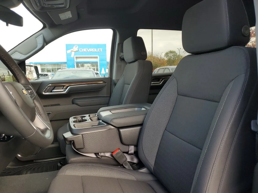 New 2026 Black Chevrolet LT (2FL) image 5