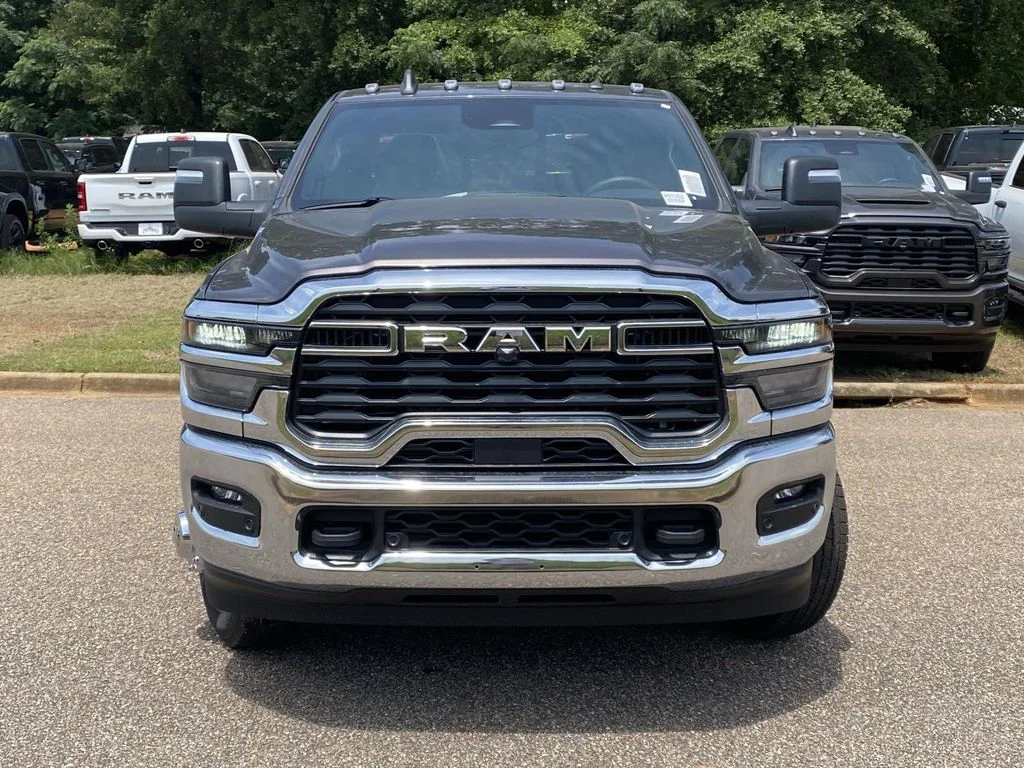 New 2026 Granite Crystal Metallic Clear-Coat Exterior Paint RAM Tradesman image 2