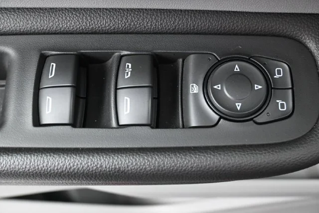 Used 2018 BLUE STEEL METALLIC GMC SLE image 11