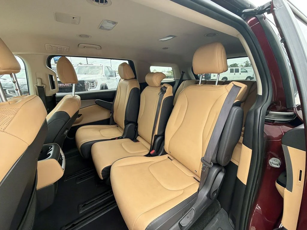 Used 2024 Red Kia LX image 32
