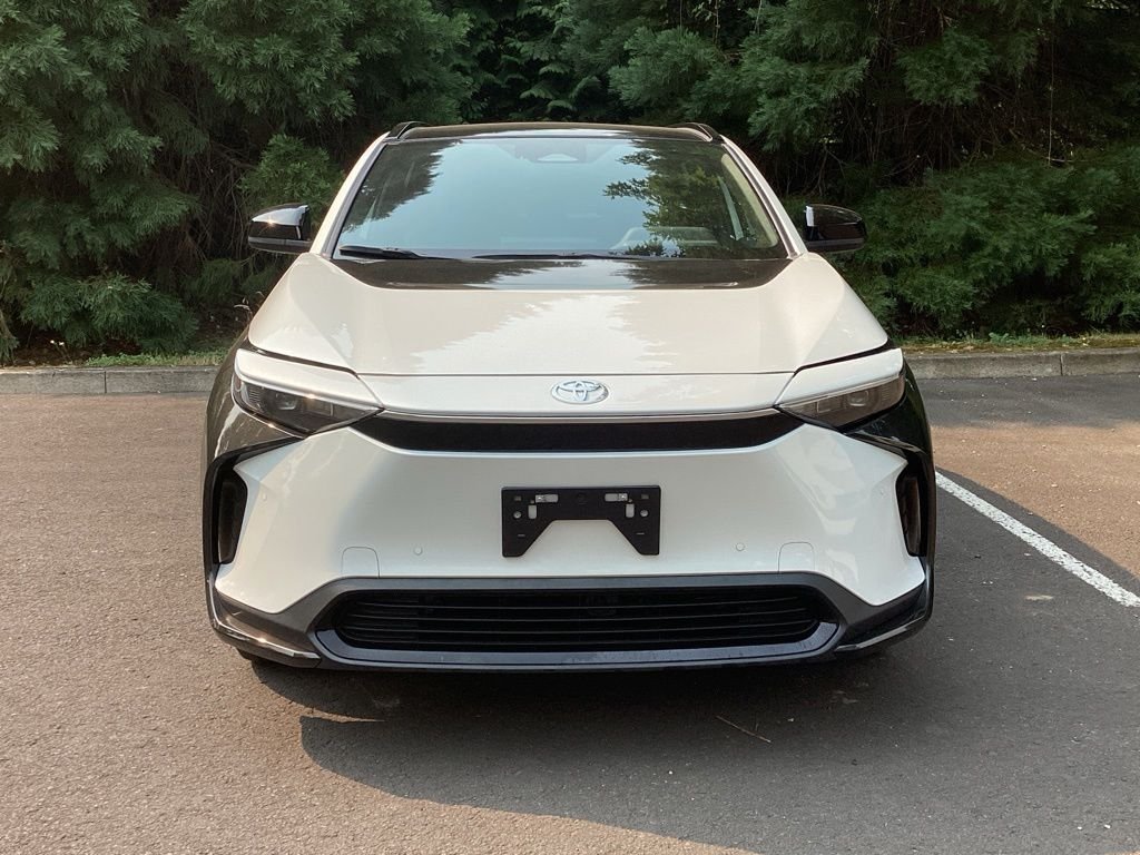 Certified Used 2024 Beige Toyota XLE image 21