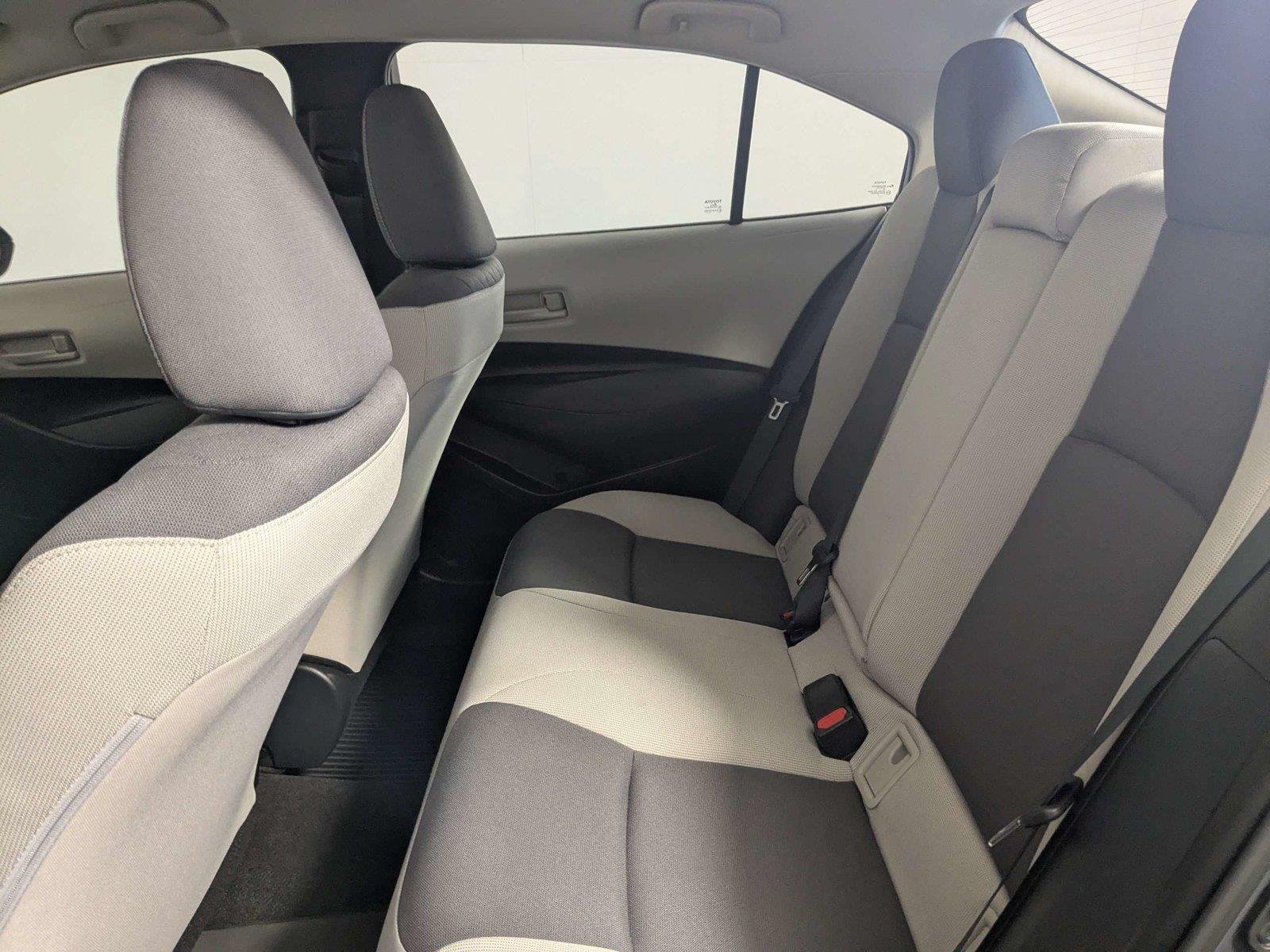 Used 2025 Underground Toyota LE image 32