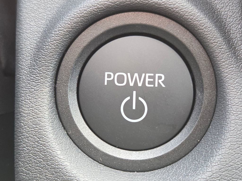 2026 Toyota C-HR XSE - Photo 35