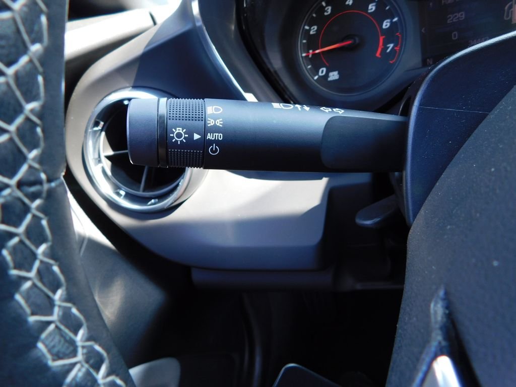 Used 2020 Shadow Gray Metallic Chevrolet LT1 image 24