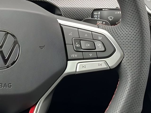 2025 Volkswagen Golf GTI SE - Photo 14