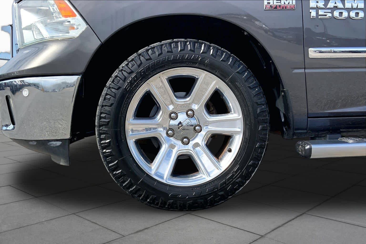 Used 2017 Granite Crystal Metallic Clearcoat Ram Lone Star Silver image 11