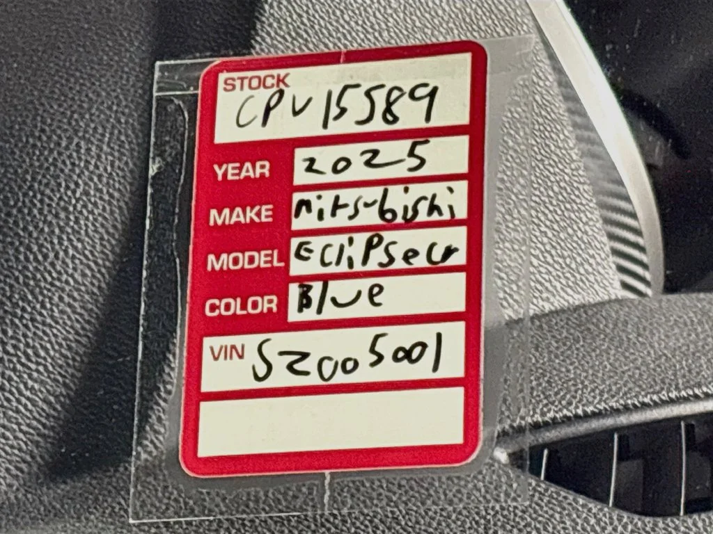 Used 2025 Silver Mitsubishi SE image 24