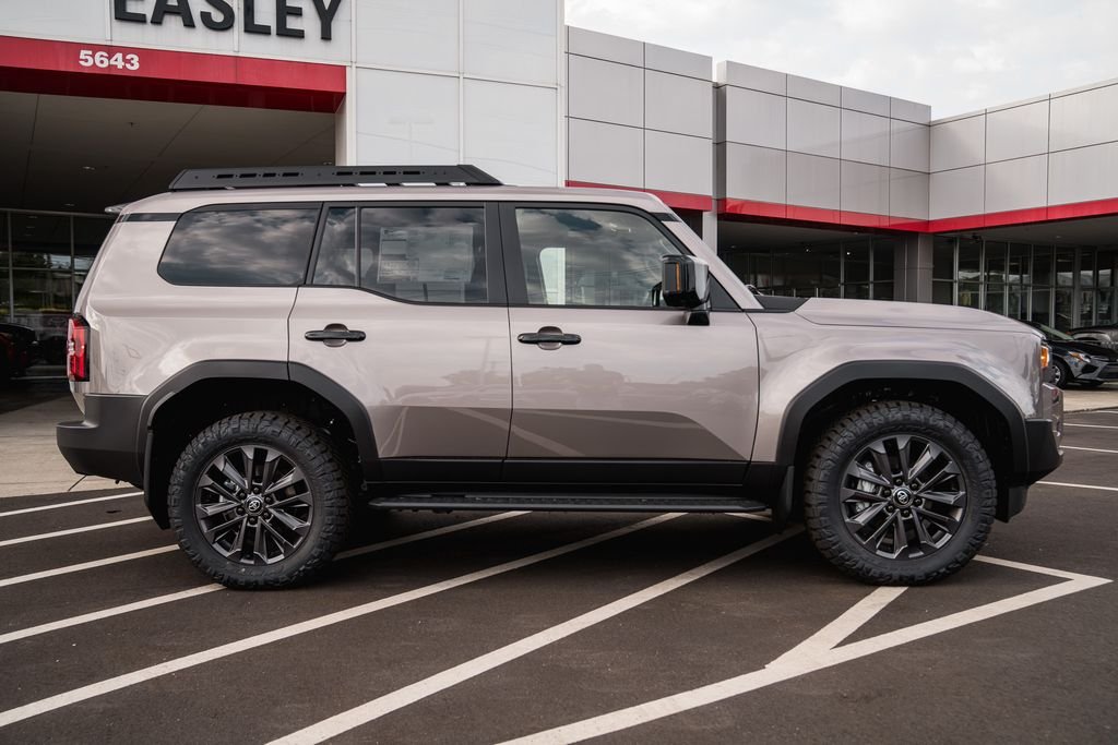 New 2027 Ice Cap Toyota Land Cruiser image 9