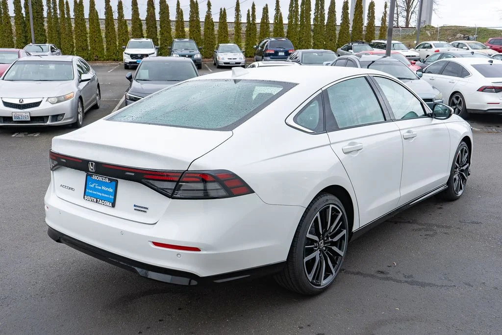 New 2026 Platinum White Pearl Honda Touring image 6