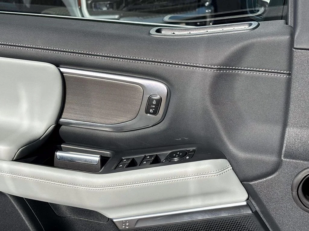 Used 2025 White Ford Platinum image 20