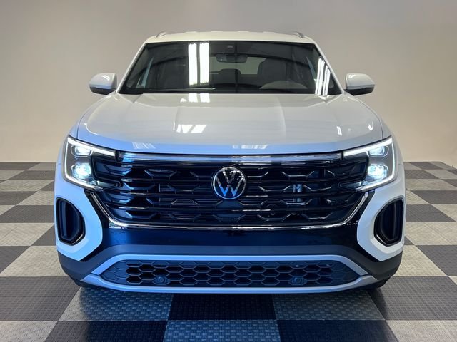 New 2026 White Volkswagen SE image 2