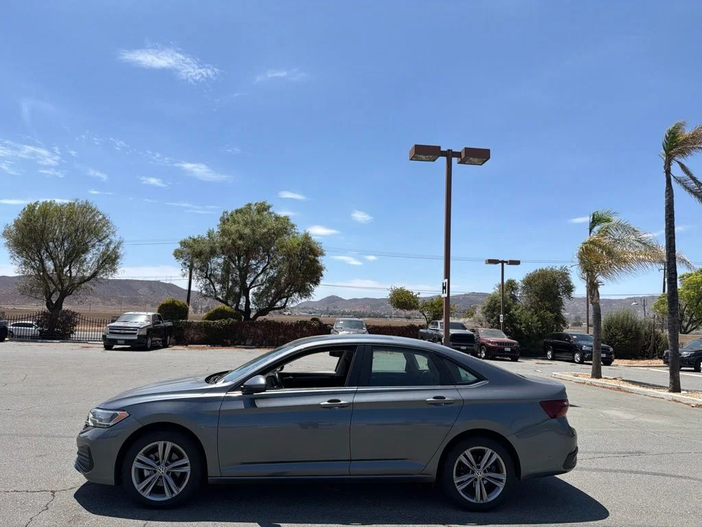 Used 2024 Gray Volkswagen 1.5T SE image 5