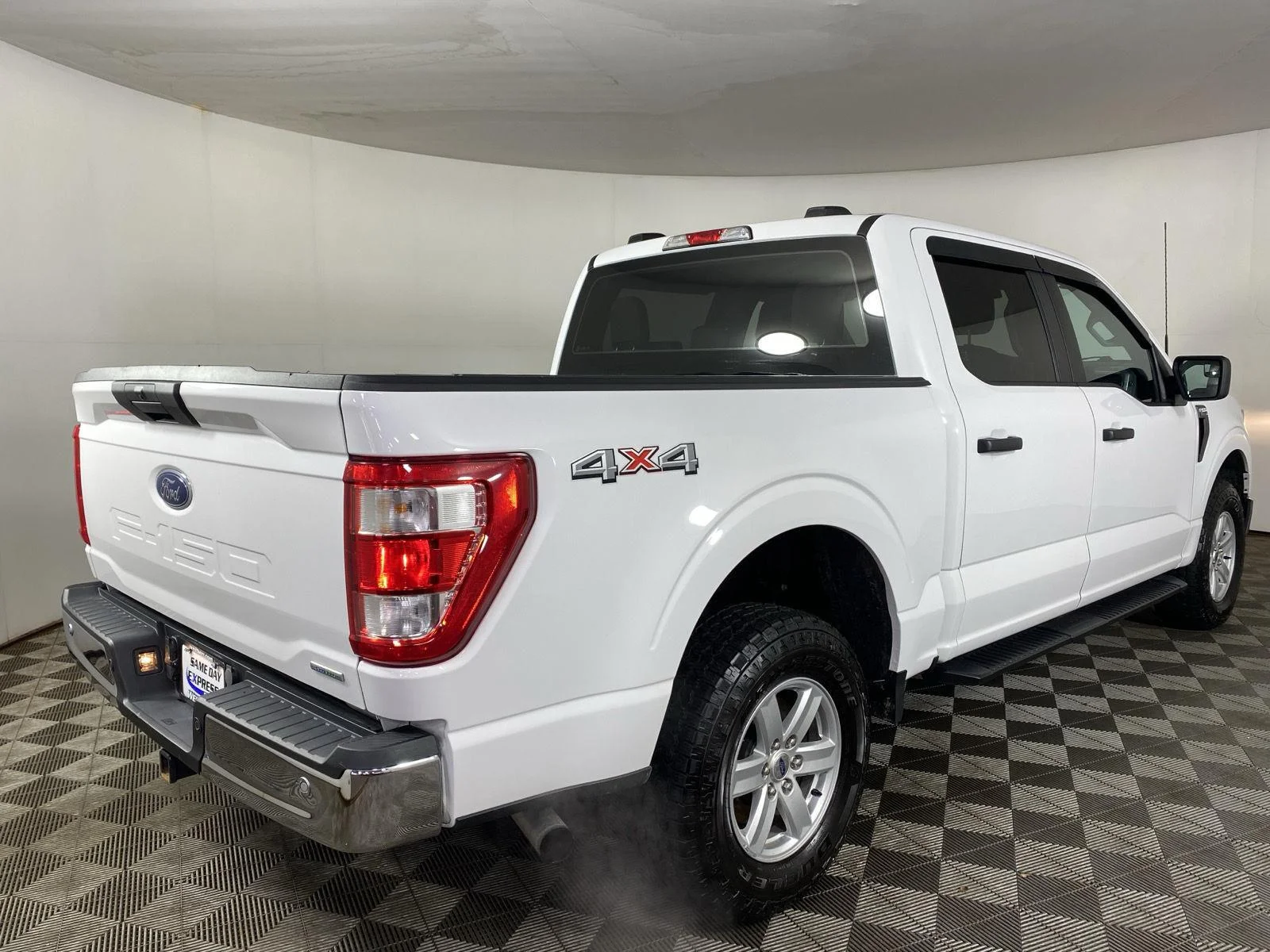 Used 2023 Oxford White Ford XL image 7