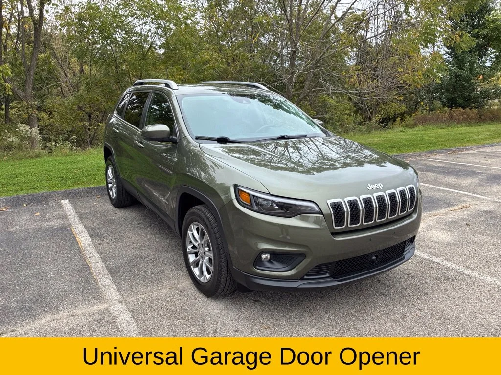 Used 2021 Olive Green Jeep Latitude Lux image 9