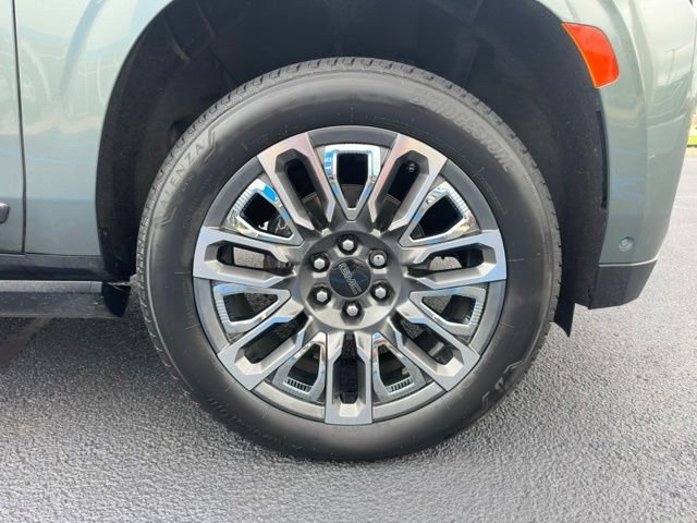 Used 2024 Green GMC Denali Ultimate image 5