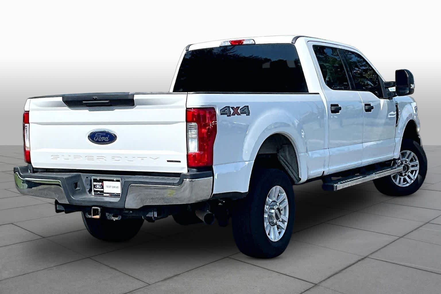 Used 2018 Oxford White Ford XLT image 12