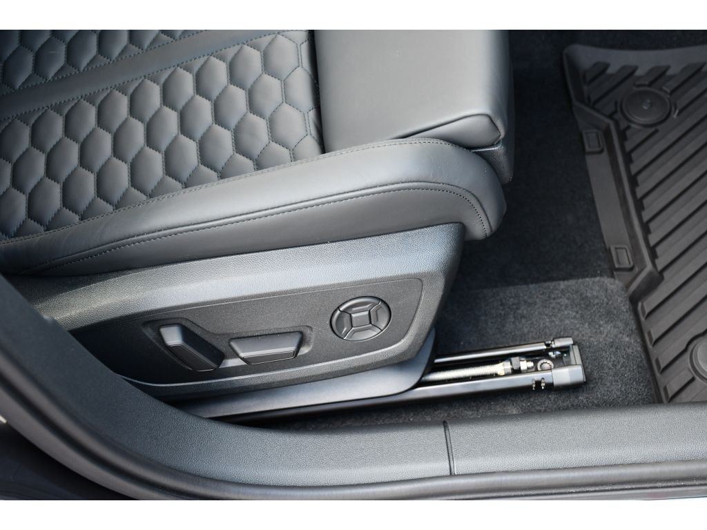 Used 2026 Daytona Gray Pearl Effect Audi Base image 32
